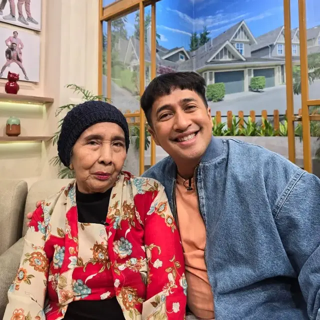 6 Potret Terbaru Artis Senior Aty Cancer, Aktif Berkarya di Usia 75 Tahun
