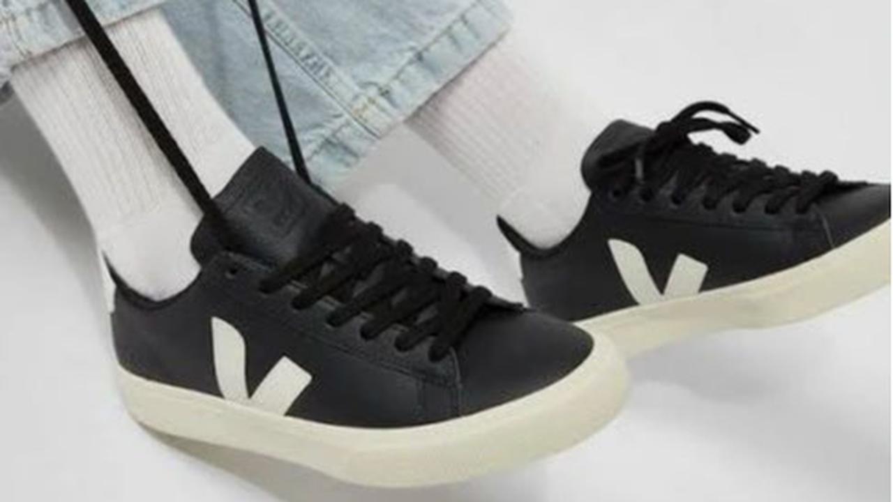 Tren Sepatu Kets 2025: Siluet Elegan dan Desain Inovatif Jadi Sorotan