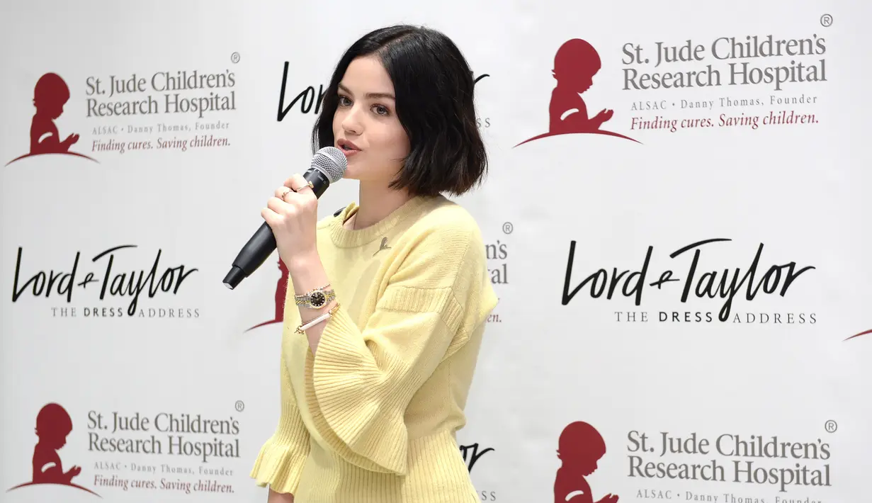 Dilansir Cosmopolitan, Lucy Hale asuk dalam 5 besar American Juniors, sebuah kompetisi bernanyi yang diadakan oleh Fox pada tahun 2003. (ANDREW TOTH / GETTY IMAGES NORTH AMERICA / AFP)
