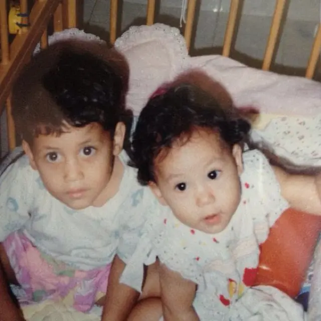 6 Potret Masa Kecil Pevita dan Keenan Pearce, Bak Anak Kembar