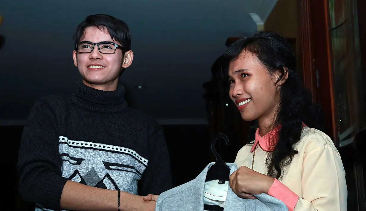 Boleh donk senyum sedikit pada kamera... (Deki Prayoga/Bintang.com)