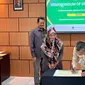 Universitas Amal Ilmiah Yapis Wamena menandatangani nota kesepakatan atau Memorandum of Understanding (MoU) dengan Komisi Nasional Disabilitas (KND) terkait kerja sama Pembentukan Unit Layanan Disabilitas (ULD) Bidang Pendidikan. (Foto: Istimewa).