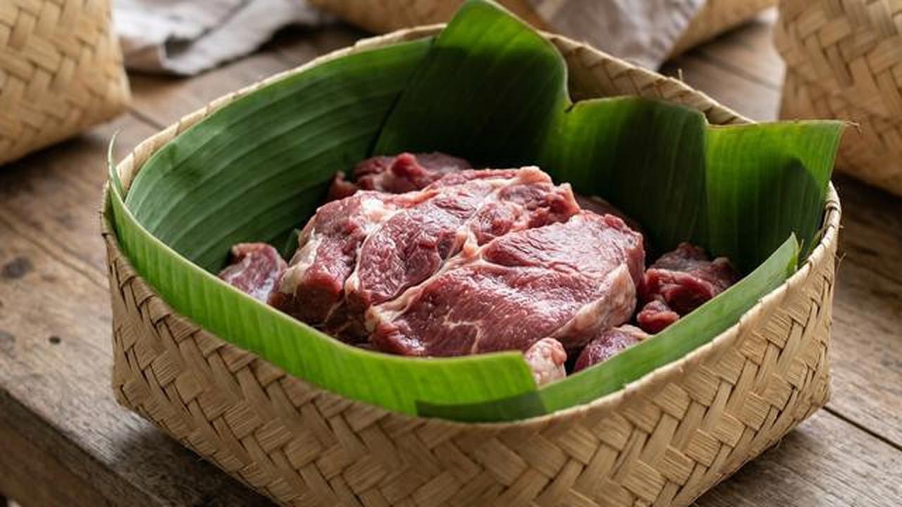 5 Cara Alami Mengempukkan Daging Kurban Tanpa Panci Presto