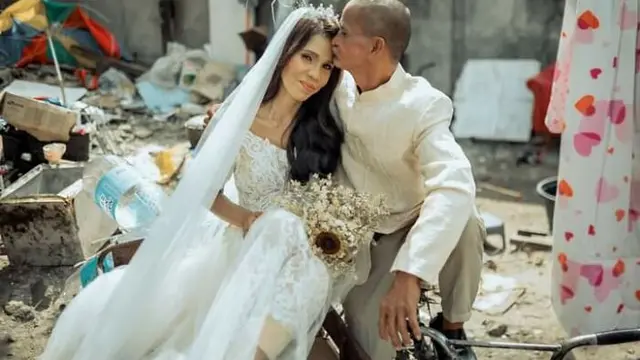 Pasangan Tunawisma Ini Jalani Sesi Foto Postwedding, 7 Potretnya Bikin Kagum. (Sumber: Instagram/rab4love)