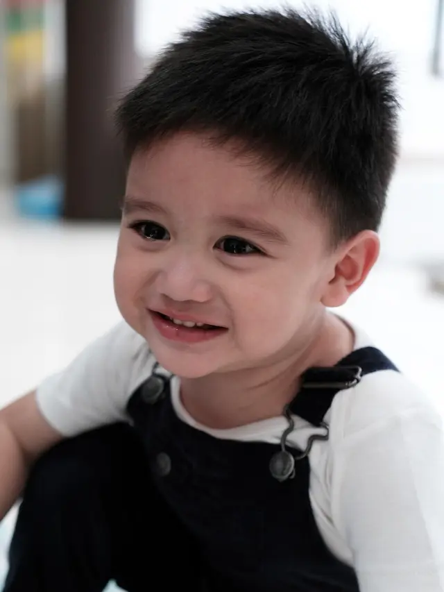 Wajah Athar mirip Rezky Aditya