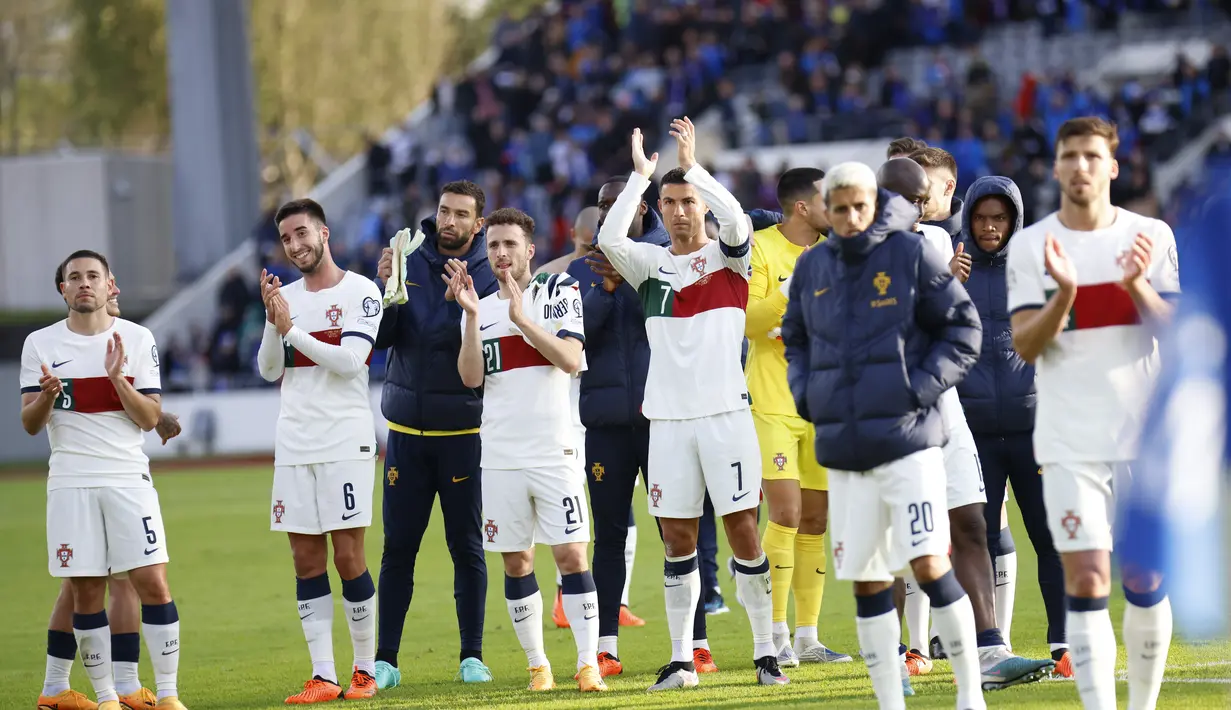 Anak asuh Roberto Martinez itu unggul dua angka dari Slovakia di urutan kedua. (AP Photo/Brynjar Gunnarsson)