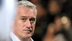 Ekspresi pelatih Olympique Marseille Didier Deschamps usai laga lanjutan Ligue 1 melawan Lille di Velodrome Stadium, 6 Maret 2011. AFP PHOTO / GERARD JULIEN 
