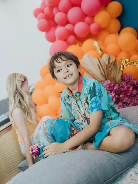 Di momen tersebut, El Barack juga terlihat bahagia [instagram/inijedar]