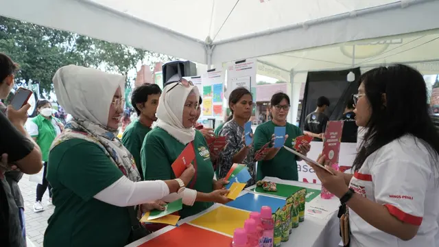Masyarakat diajak menyetorkan sampah terpilah ke Bank Sampah terdekat, agar sampah plastik tidak berakhir ke lingkungan dan mencemari sekitarnya, namun terintegrasi ke pendaur. (Istimewa)