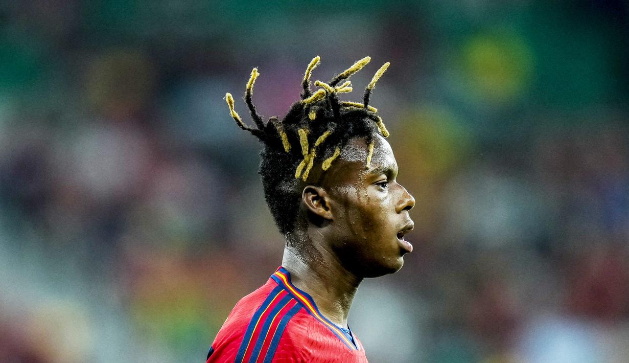 Pemain Spanyol, Nico Williams, saat melawan Kosta Rika pada laga Piala Dunia 2022 di Stadion Al Thumama, Doha, Rabu (23/11/2022). (AP/Francisco Seco)