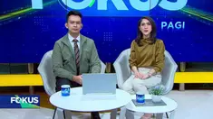 Simak informasi dalam Fokus Pagi (02/11) dengan topik-topik pilihan sebagai berikut, Sindikat Judi Daring Oknum Pegawai Pemerintah, Jembatan Ambruk Tewaskan Delapan Orang, Kapal Karam, 12 Orang Terombang-Ambing di Lautan, Bubarkan Tawuran, Polisi Dil...