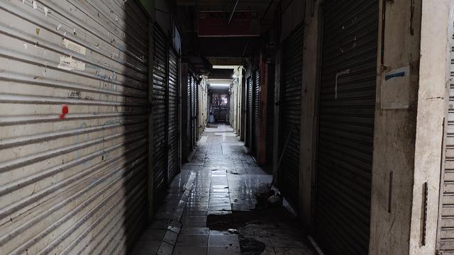 Blok G Pasar Tanah Abang, Jakarta Pusat kini semakin sepi dan redup.