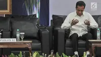 Presiden terpilih Jokowi berdoa saat Rapat Pleno Terbuka Penetapan Presiden dan Wakil Presiden Terpilih Pemilu 2019 di Gedung KPU, Jakarta, Minggu (30/6/2019). KPU menetapkan Joko Widodo dan Ma'ruf Amin sebagai Presiden-Wapres Terpilih dengan total 85.607.362 suara. (merdeka.com/Iqbal S Nugroho)