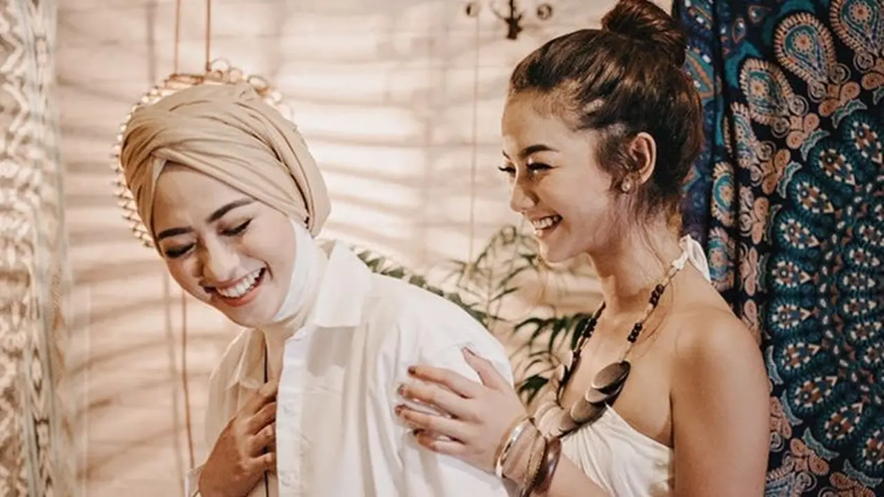 6 Potret Glenca Chysara, Keponakan Poppy Bunga yang Selalu Tampil Kece