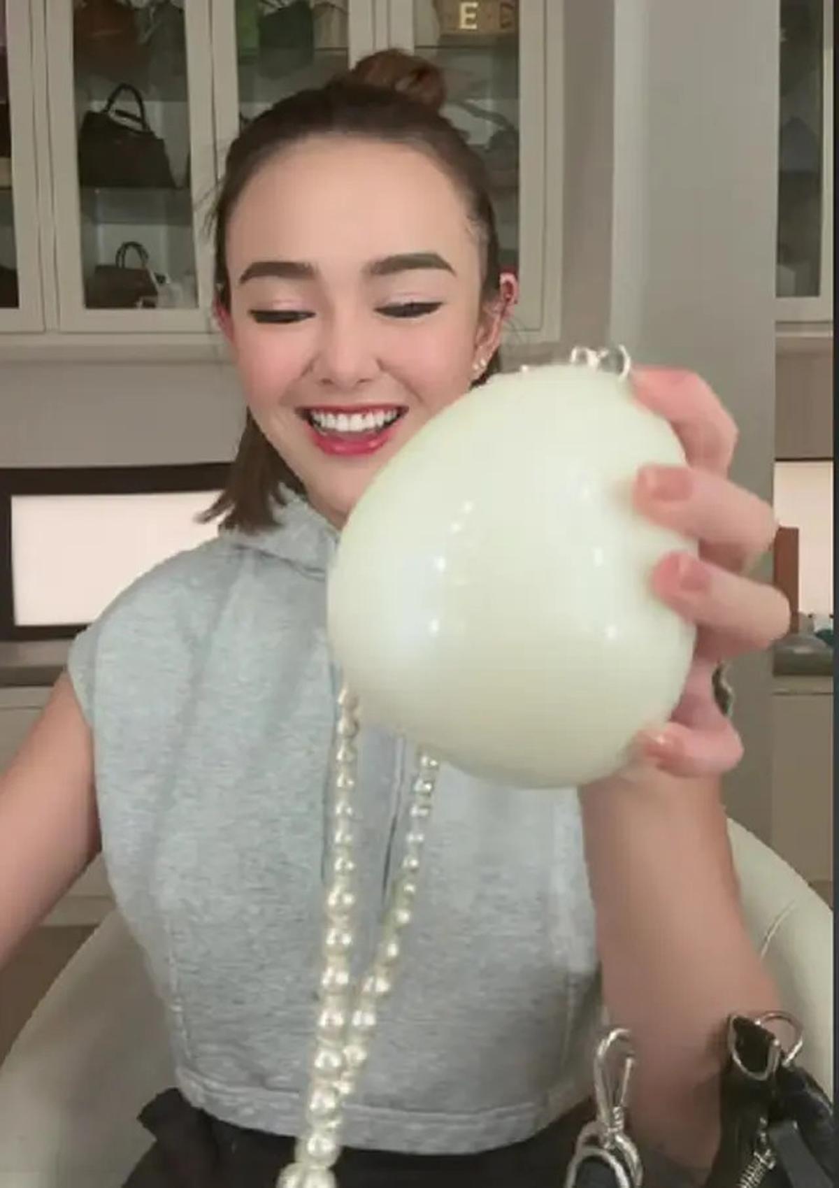Intip Koleksi Tas Mini Amanda Manopo, Bentuk dan Ukurannya Curi Perhatian