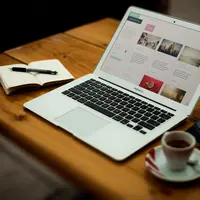 Begini caranya agar kamu tetap produktif meski belum mendapat pekerjaan. | via: ilexcontent.com