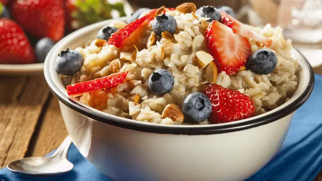 [Bintang] 5 Manfaat Jika Kamu Mengonsumsi 'Oatmeal' Setiap Hari