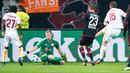 Pemain AS Roma, Danielle de Rossi, mencetak gol pertama ke gawang Bayer Leverkusen di laga Grup E Liga Champions di Stadion Bay Arena, Jerman, Rabu (21/10/2015) dini hari WIB. (EPA/Marius Becker)