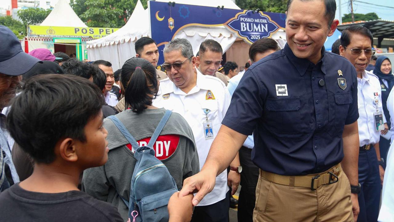 AHY tinjau arus mudik di Stasiun Pasar Senen