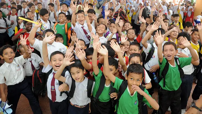 5 Hal yang Cuma Bisa Kamu Rasain di Hari Pertama Sekolah