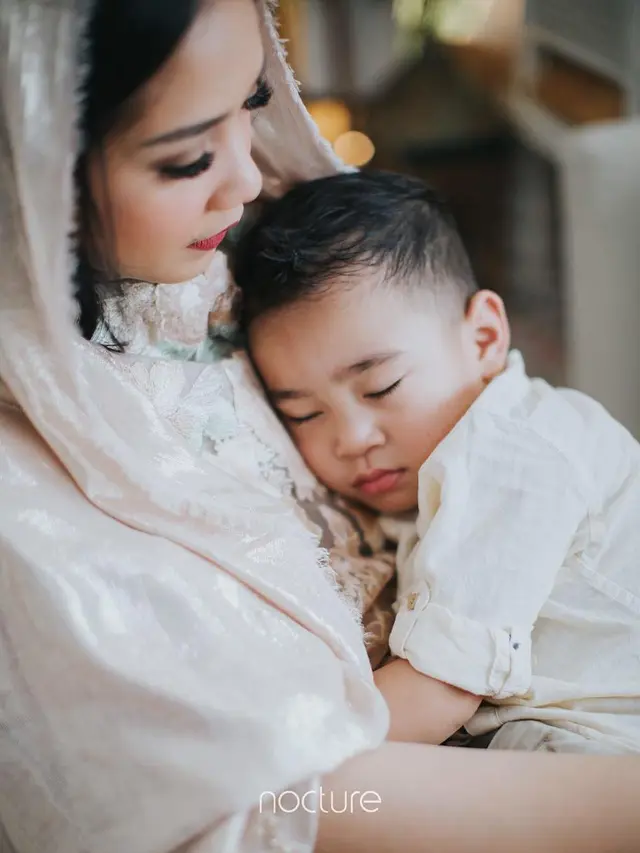 [Bintang] Nagita Slavina dan Rafathar