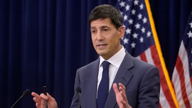 Ketua Federal Reserve Kevin Warsh berbicara dalam konferensi pers setelah pertemuan Komite Pasar Terbuka Federal, di Washington. (AP Photo/Rod Lamkey, Jr.)