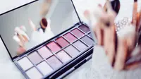Rasakan pengalaman seru berbelanja kosmetik di Plaza Senayan Beauty Week (Foto: unsplash)
