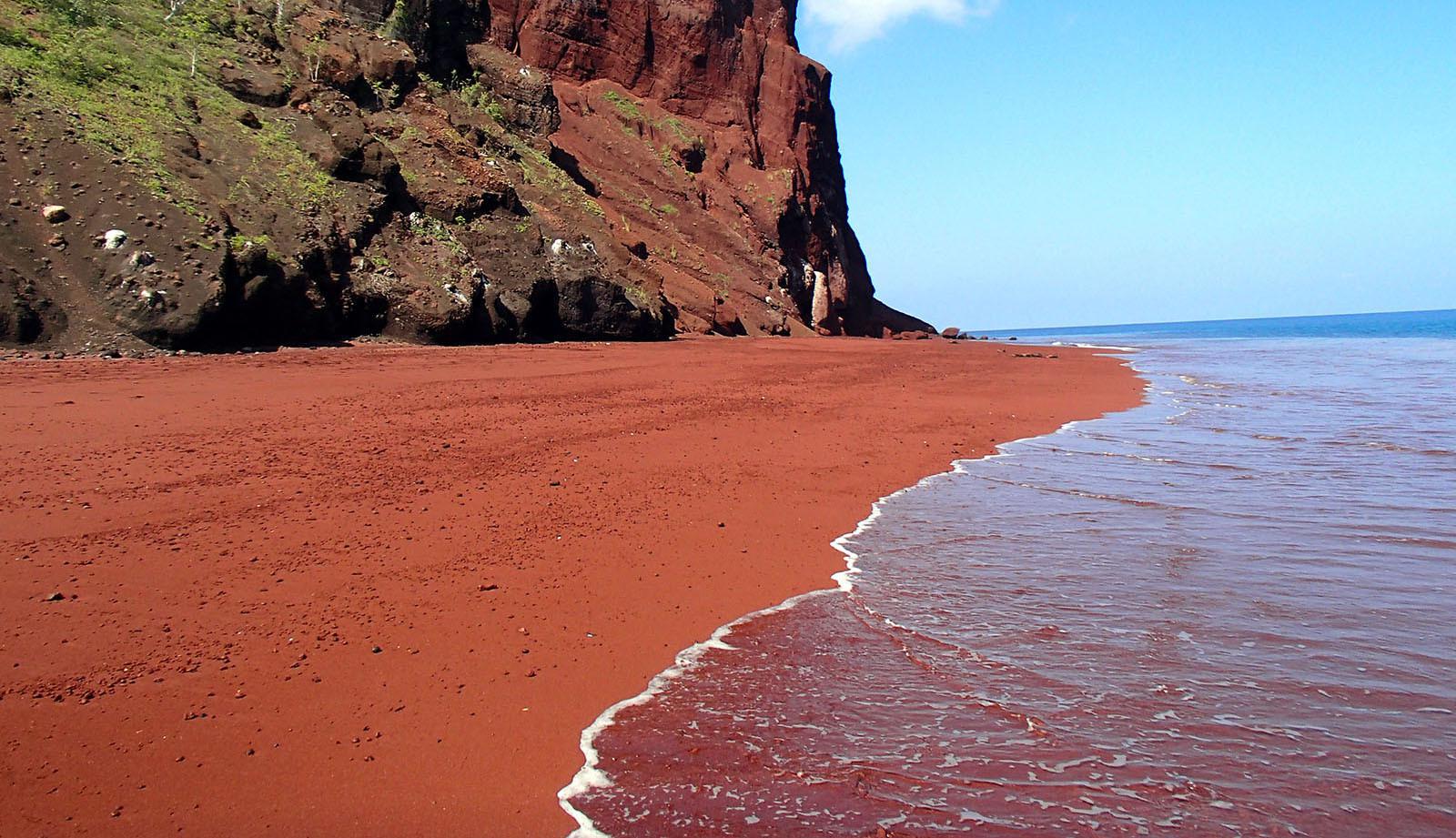 Pink Hingga Oranye Ini 3 Pantai Berwarna Yang Memanjakan Mata