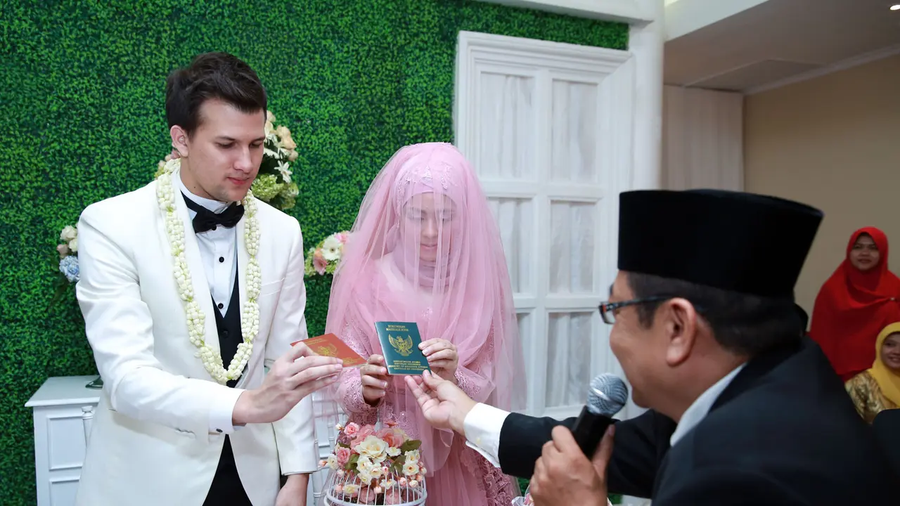 Pernikahan Risty Tagor dan Stuart Collin
