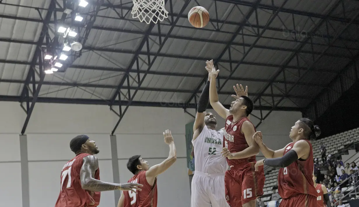 India vs Indonesia pada turnamen invitasi sebagai ajang test event Asian Games 2018 di Hall Basket Senayan pada Jumat (9/2/2018) (Bola.com/Peksi Cahyo)