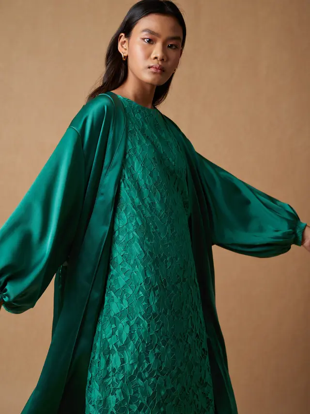 Long Dress Brokat Kombinasi Outer Satin Lengan Balon