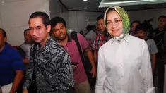 Wali kota Tangerang Selatan Airin Rachmi Diany hadiri sidang pembelaan (pledoi) suaminya (Liputan6.com/Miftahul Hayat)