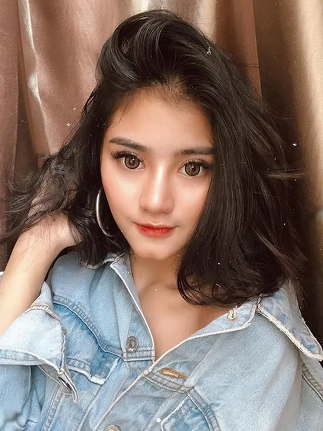 6 Potret Transformasi Ghea Youbi, Gayanya saat SMA Curi Perhatian