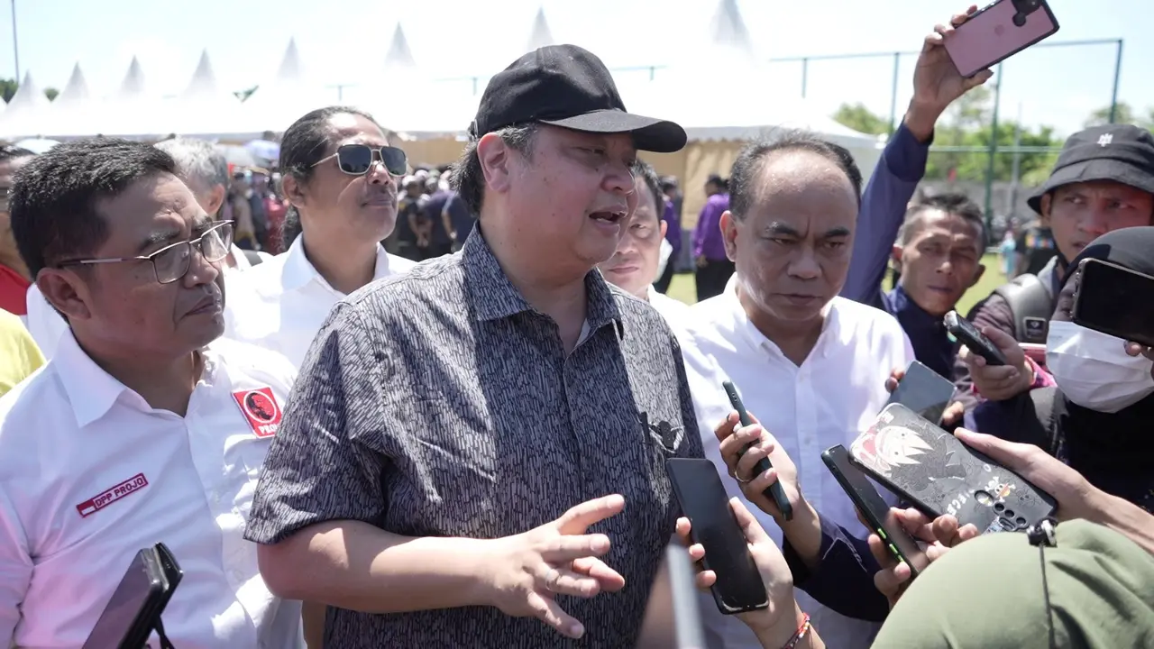 Ketua Umum Partai Golkar, Airlangga Hartarto bersama Ketua Umum Projo, Budi Arie Setiadie (Istimewa)