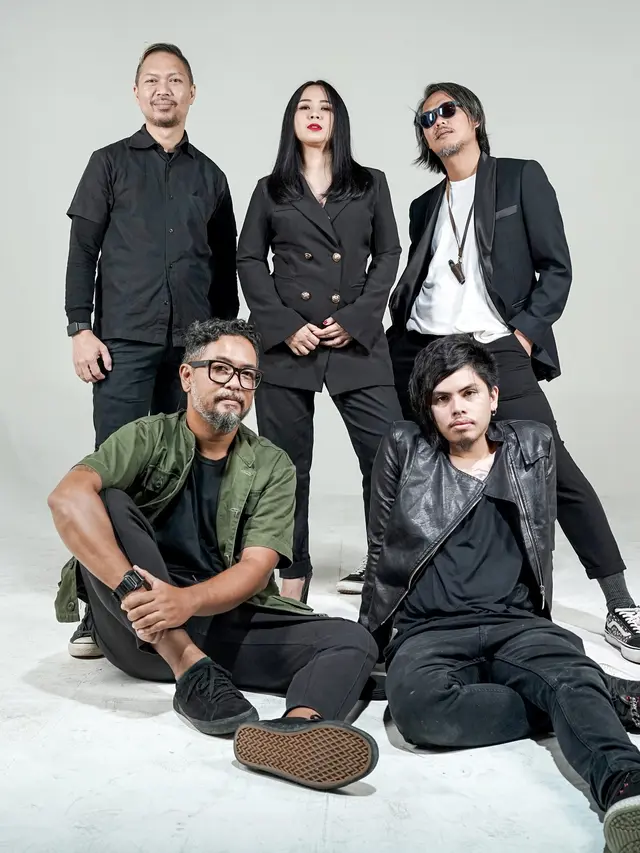 Cokelat Band Lanjutkan Agresi bersama Astrid Selagi Aiu Ratna Cuti Melahirkan
