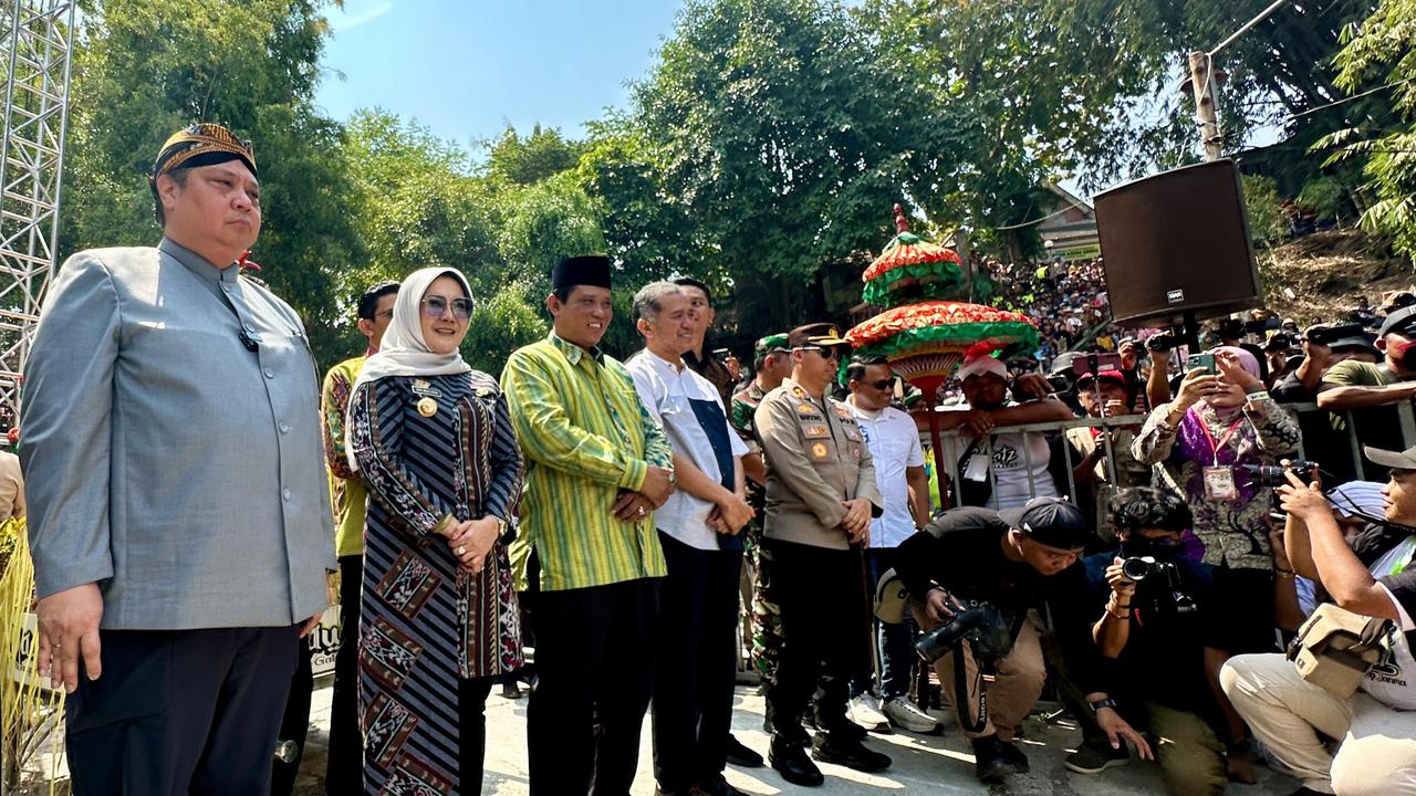 Potret Kemeriahan Saparan Apem di Klaten