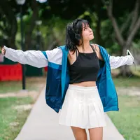 ilustrasi mendengar musik/Photo by mentatdgt from Pexels