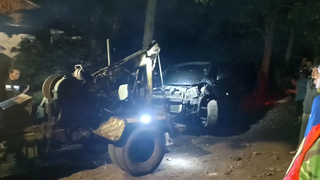 mobil tertemper kereta api di ciamis
