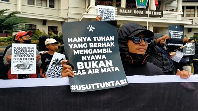 Keluarga Korban dan Seribuan Massa Aksi Kamisan Tuntut Keadilan Tragedi Kanjuruhan