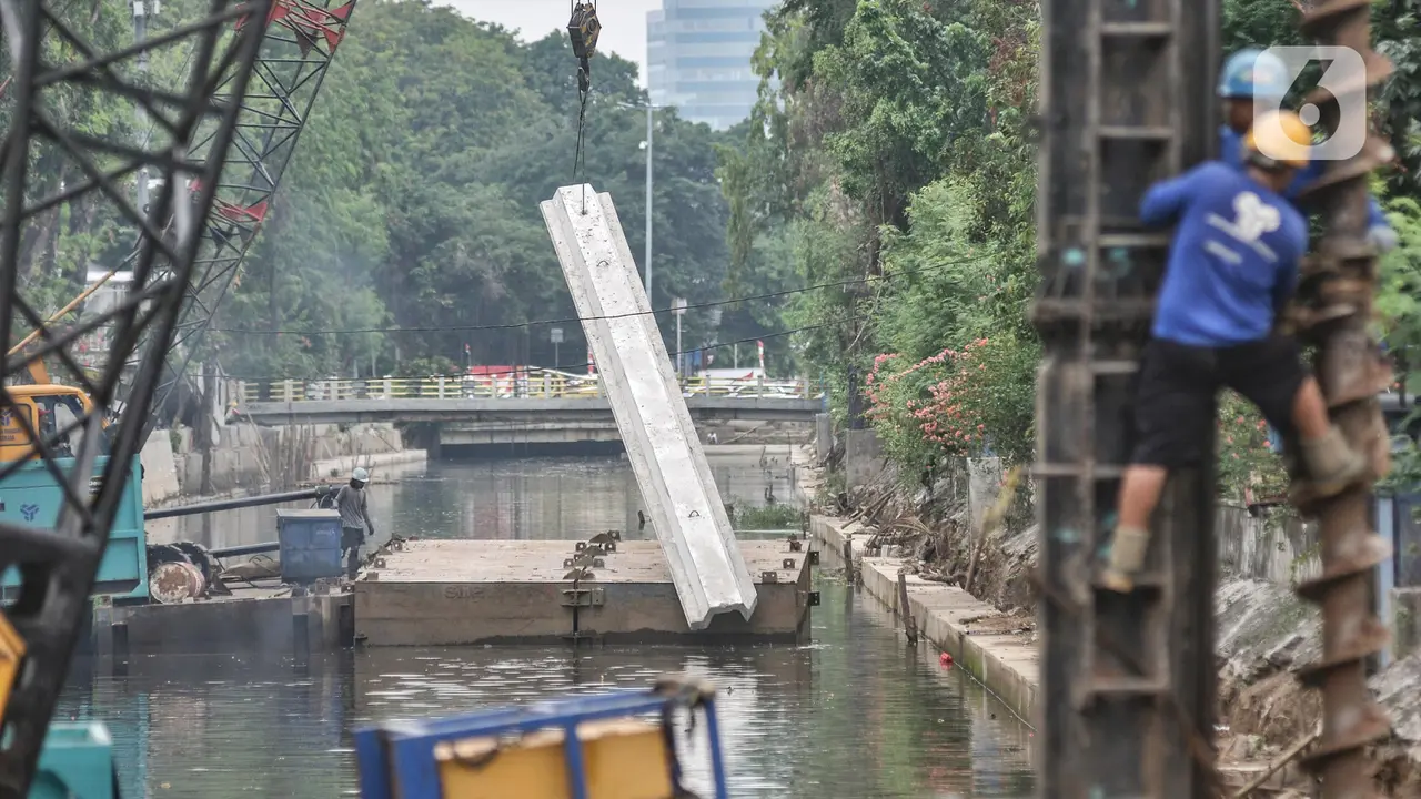 Proyek Normalisasi Kali Ciliwung Terus Dikebut