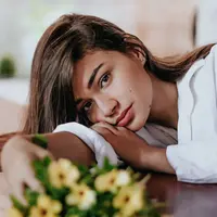 ilustrasi perempuan patah hati/Photo by Gustavo Almeida from Pexels