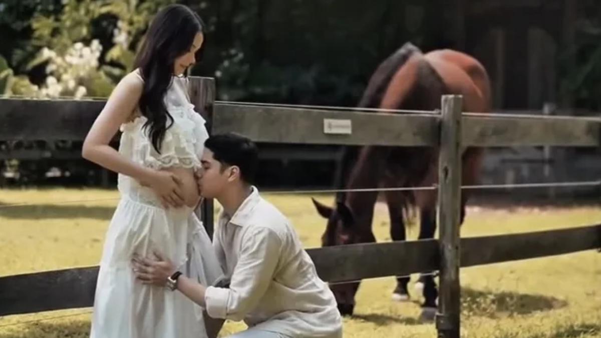 Umumkan Kehamilan, Maternity Shoot Alyssa Daguise dan Al Ghazali Bergaya Bohemian
