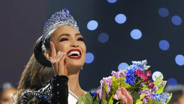 Miss USA R'Bonney Gabriel dalam Miss Universe 2023. (AP Photo/Gerald Herbert)