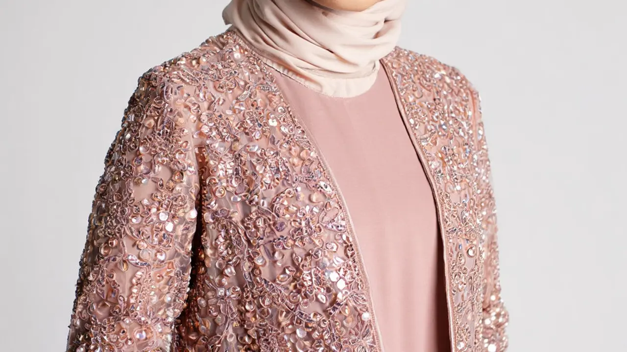Gamis Kombinasi dengan Outer Brokat Modern