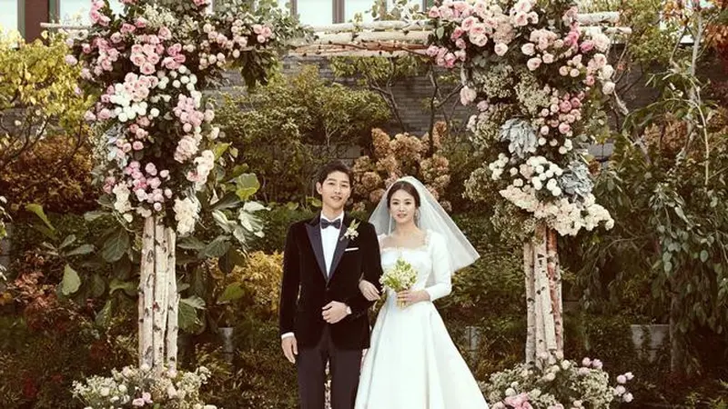 Song Joong Ki dan Song Hye Kyo menikah