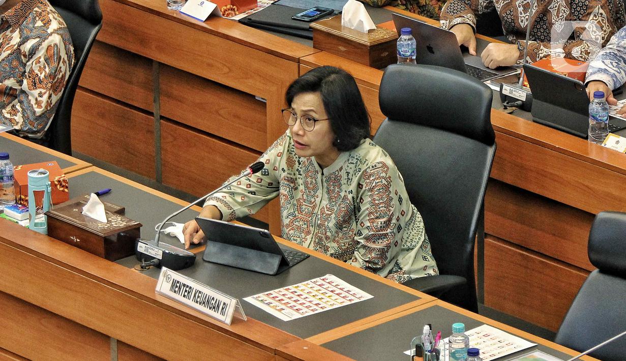 <p>Menteri Keuangan Sri Mulyani saat mengikuti rapat kerja pemerintah dengan Banggar DPR di Kompleks Parlemen, Senayan, Jakarta, Rabu (14/9/2022). Rapat tersebut membahas postur sementara RUU APBN TA 2023. (Liputan6.com/Angga Yuniar)</p>