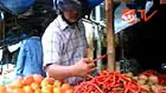 Harga cabai merah dan cabai rawit di sejumlah daerah di Serang, Banten, meroket hingga dua kali lipat. Ini terjadi akibat musibah banjir dalam sepekan terakhir.