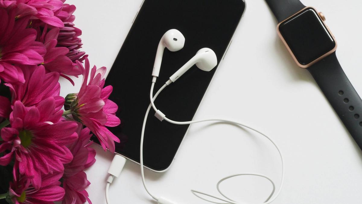 5 Efek Negatif dari Pemakaian Earphone untuk Kesehatan Telinga