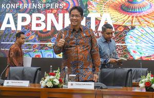 Menteri Keuangan (Menkeu), Purbaya Yudhi Sadewa membeberkan kinerja Pendapatan dan Belanja Negara (APBN) per September 2025 di Kementerian Keuangan, Jakarta, Selasa (14/10/2025). (merdeka.com/Arie Basuki)