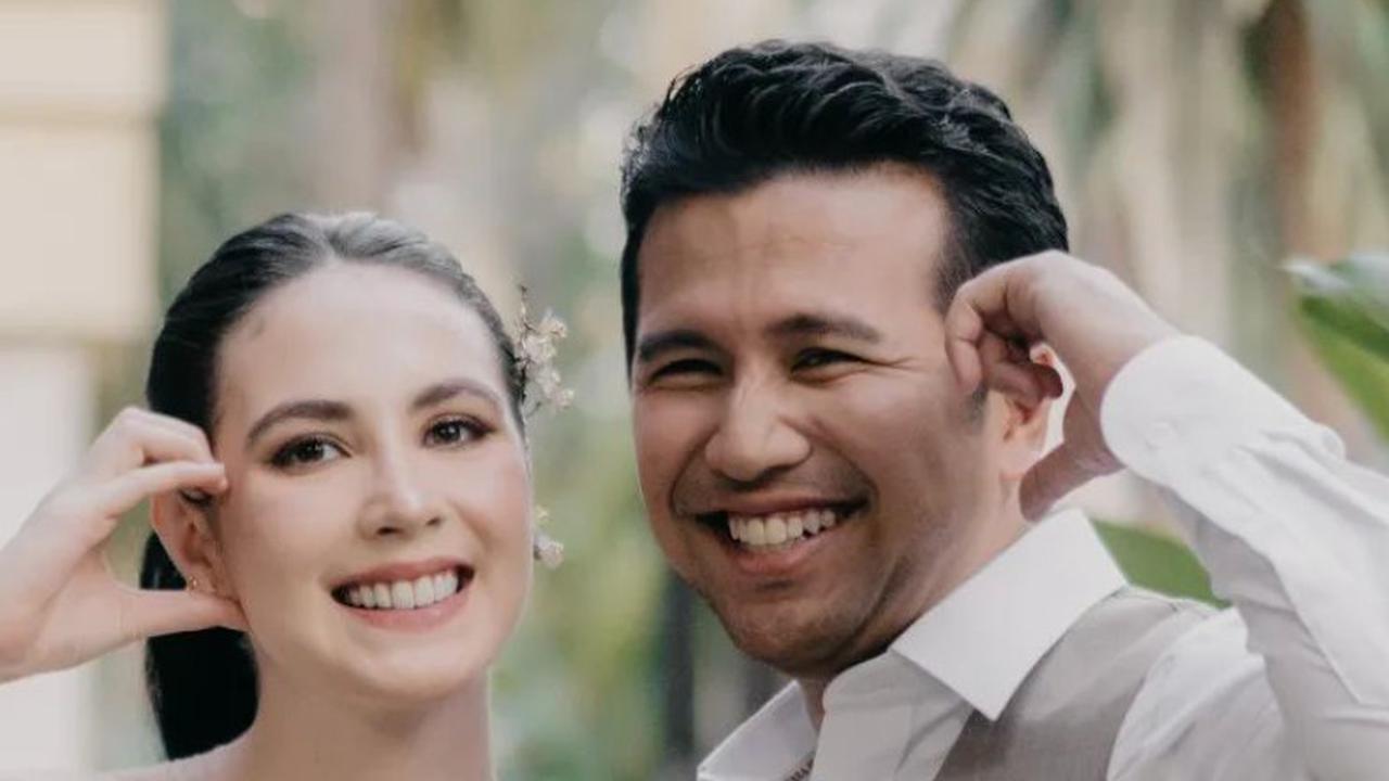 Masa Jabatan Suami sebagai Wagub Jatim Sudah Berakhir, Ini Momen Arumi Bachsin yang Selalu Dampingi Emil Dardak